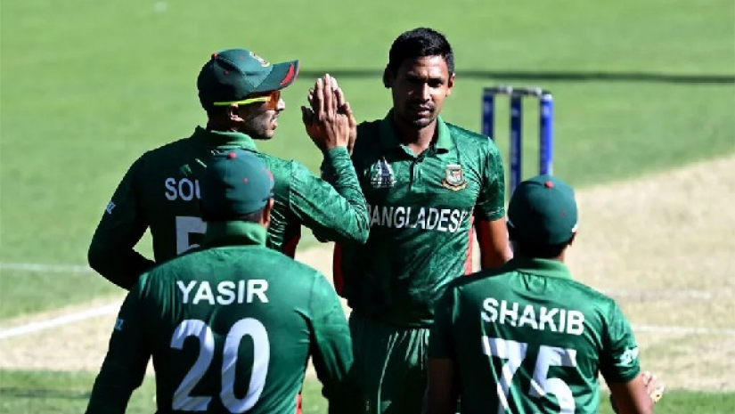 রুদ্ধশ্বাস জয়ে বিশ্বকাপে টিকে রইল বাংলাদেশ