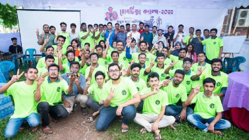 ঢাবিতে রোবটের সাথে একদিন