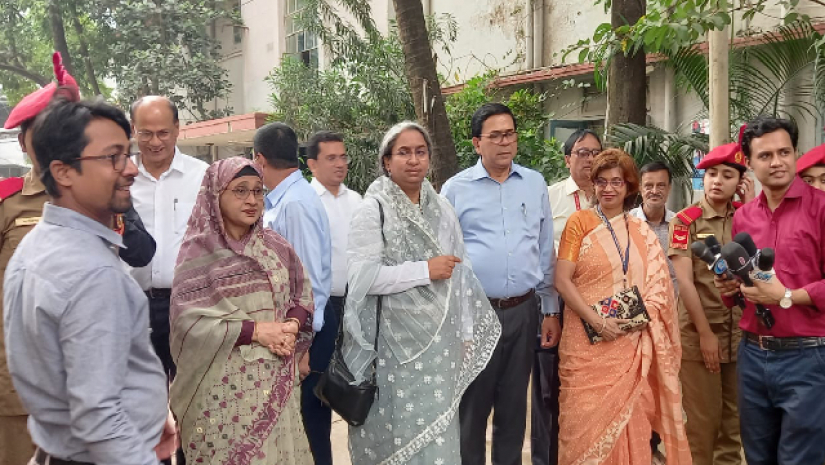 সংবাদ সম্মেলনে কথা বলছেন দীপু মনি