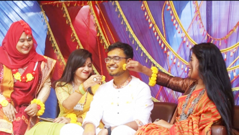 ক্যাম্পাসেই গায়ে হলুদ ইবি ছাত্রের