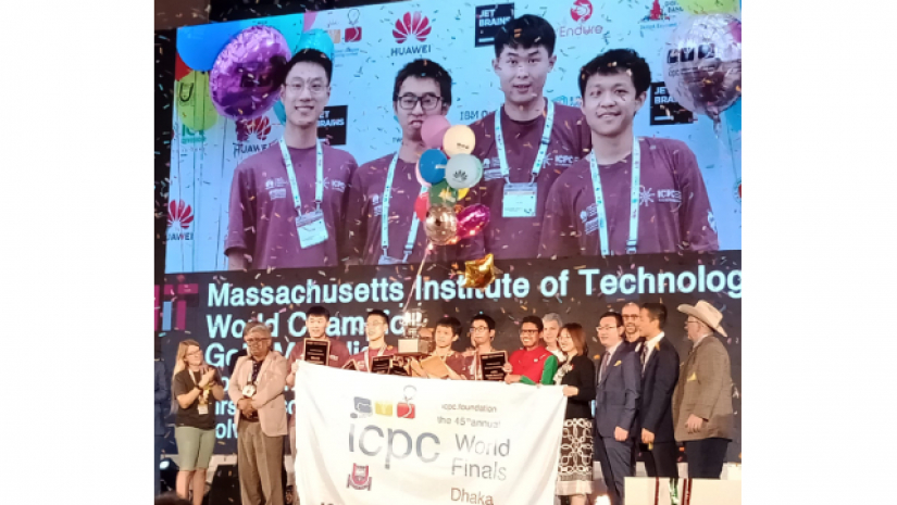  চ্যাম্পিয়ন দল এমআইটি