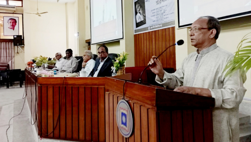 অনুষ্ঠানে বক্তব্য রাখছেন রাবি উপাচার্য