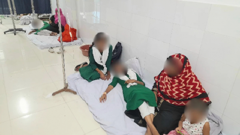 হিস্টিরিয়া আক্রান্ত হয়ে ১১ স্কুলশিক্ষার্থী হাসপাতালে