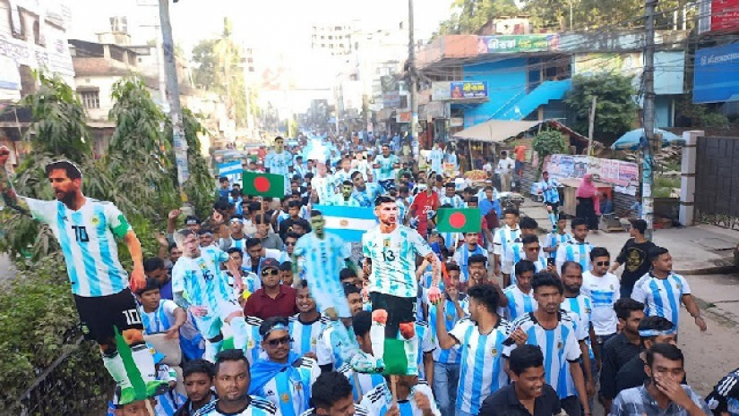 আর্জেন্টিনার ২০২২ ফুট পতাকা নিয়ে মেয়রের র‍্যালী