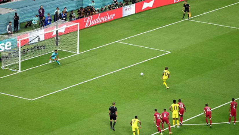 পেনাল্টিতে গোল দেন ইকুয়েডর