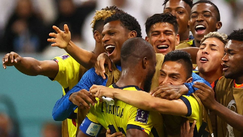 জয় উদযাপনে ইকুয়েডর ফুটবল দল
