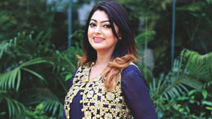 চিত্রনায়িকা নিপুন