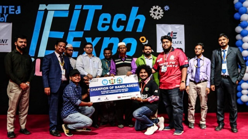 আইটেক এক্সপোতে চ্যাম্পিয়ন ইস্ট ওয়েস্ট রোবটিক্স