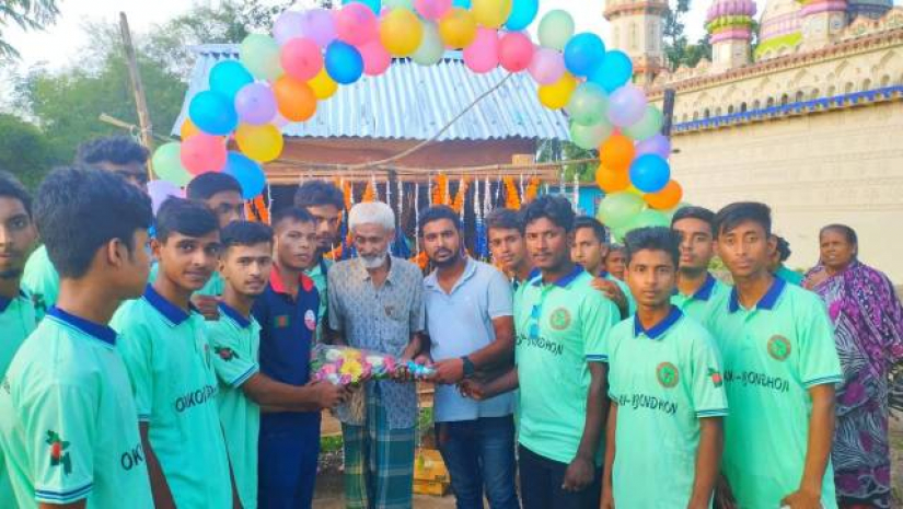 মানব কল্যাণে শিক্ষার্থীদের স্বেচ্ছাশ্রম, এগিয়ে যাচ্ছে ঐক্য-বন্ধন