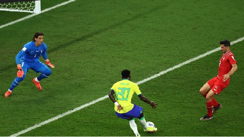 ভিনির গোলটি বাতিল ঘোষণা করেন রেফারি