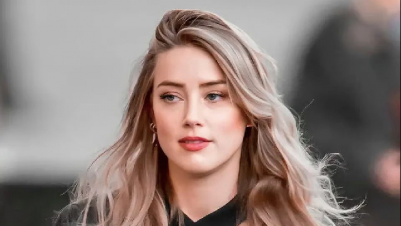 অ্যাম্বার হার্ড