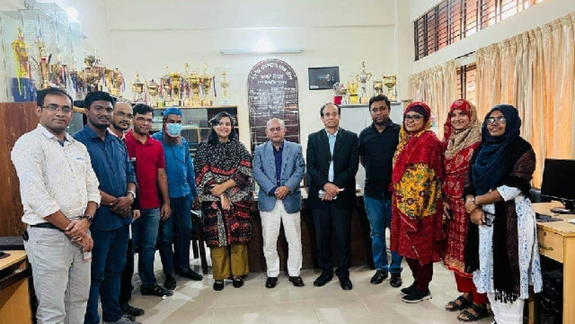 গণ বিশ্ববিদ্যালয়ের ফার্মেসি বিভাগের শিক্ষক ও শিক্ষার্থীগণ