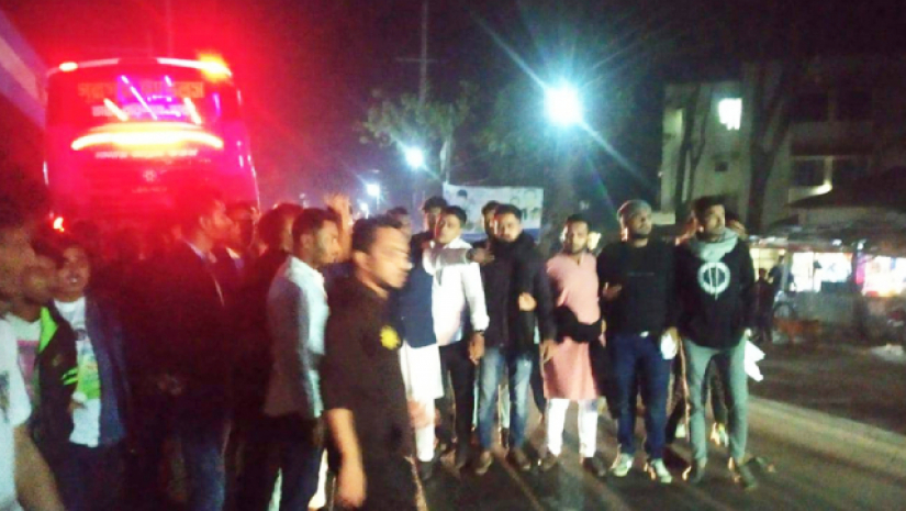 সম্মেলন থেকে ফেরার পথে ছাত্রলীগের বাসে বোমা হামলা