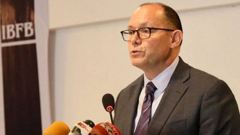 ঢাকায় মার্কিন রাষ্ট্রদূত পিটার ডি হাস