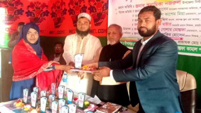 এসএসসিতে জিপিএ-৫ পাওয়া ৩৪ শিক্ষার্থীকে সংবর্ধনা