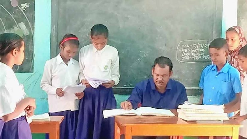 নিয়োগপত্রে ভূগোলের শিক্ষকই স্কুলে কর্মশিক্ষার শিক্ষক 