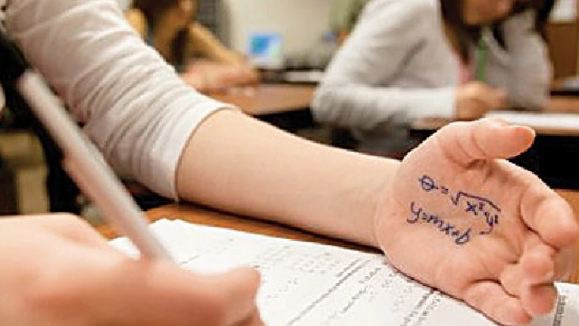 প্রেমিকের প্রক্সি দিতে তরুণীর কারসাজি