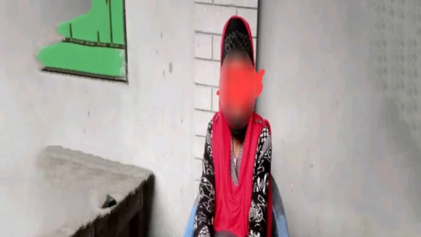 শিক্ষকের বাড়িতে ছাত্রীর অনশন