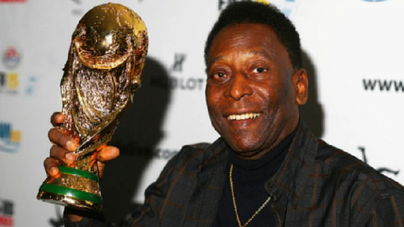 পেলের পাশে আর কেউ নেই