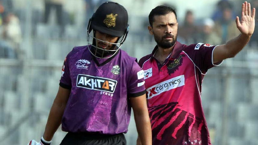 বরিশালের দূরন্ত সূচনার পর মাশরাফির ধাক্কা