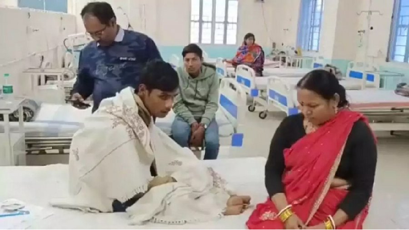 হাসপাতালে চিকিৎসাধীন শঙ্কর