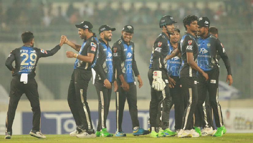 ঢাকাকে বিদায় করে প্লে-অফে রংপুর