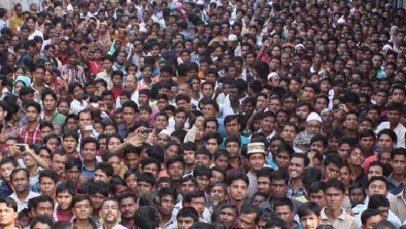 বাংলাদেশের জনসংখ্যা ১৬ কোটি ৯৮ লাখ