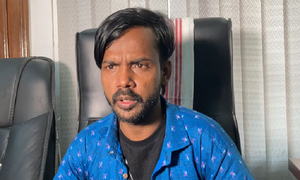 উপহারের গাড়ির সাথে মামলাও পেলেন হিরো আলম