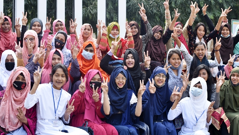 পরীক্ষার্থীদের উচ্ছ্বাস