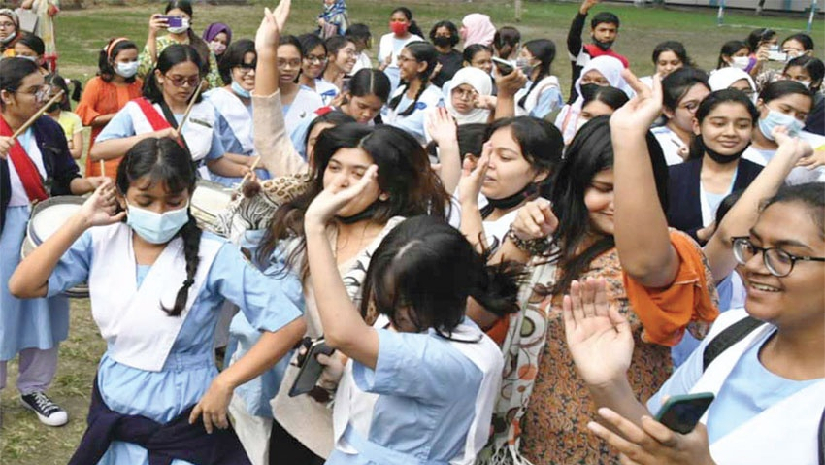 জিপিএ-৫ এ ঢাকা কলেজ থেকে এগিয়ে ভিকারুননিসা