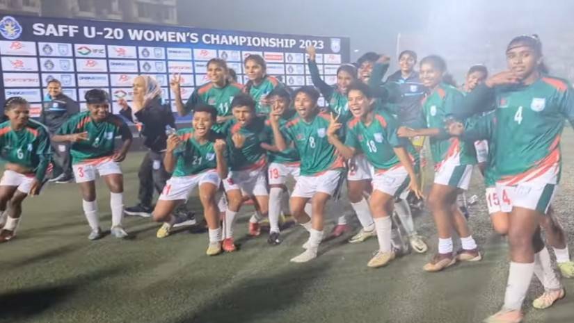 জয়ের পর বাংলাদেশ নারী ফটবলাররা