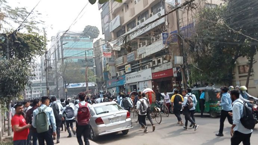 ঢাকা সিটি কলেজ ও ধানমণ্ডি আইডিয়াল কলেজ শিক্ষার্থীদের মধ্যে সংঘর্ষ