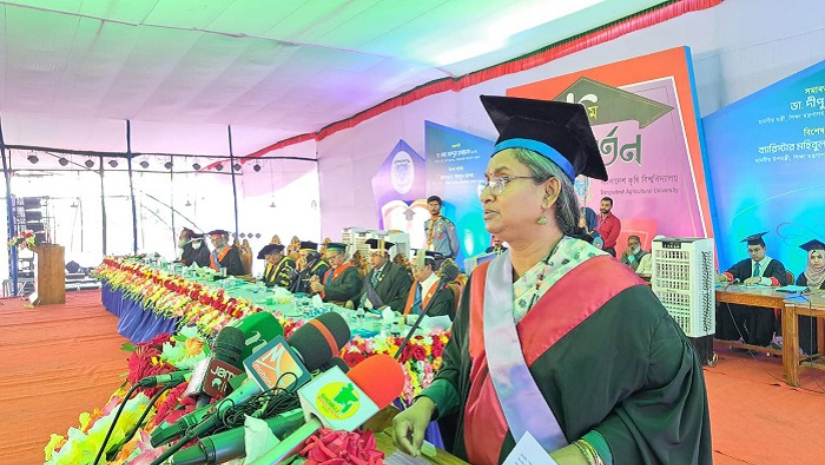 সমাবর্তন বক্তা শিক্ষামন্ত্রী ডা. দীপু মনি