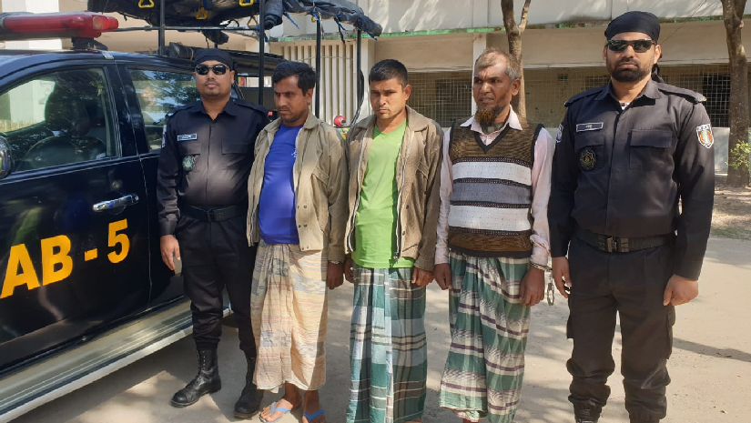 প্রতারক চক্রের মূলহোতাসহ ৩ সদস্যকে গ্রেফতার