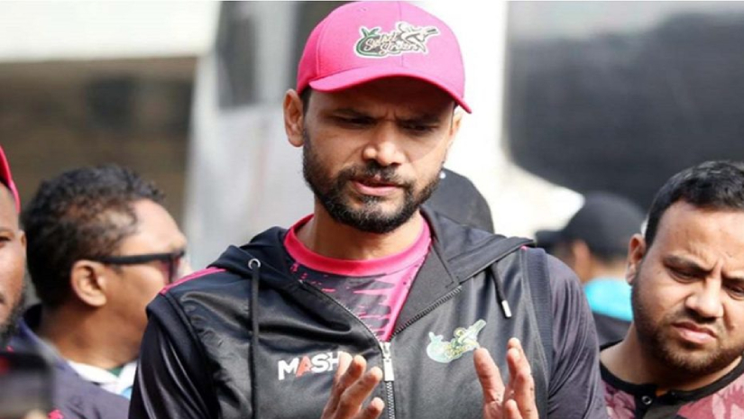 সেঞ্চুরির দ্বারপ্রান্তে মাশরাফি