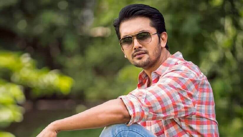 জগন্নাথ বিশ্ববিদ্যালয়ের সিনেমার প্রচারে গিয়েছিলেন নায়ক আরেফিন শুভ