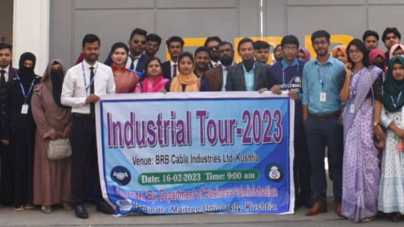 শ্রেণিকক্ষে পাঠের বাস্তব অভিজ্ঞতা নিতে ইন্ডাস্ট্রিয়াল ট্যুরে শিক্ষার্থীরা