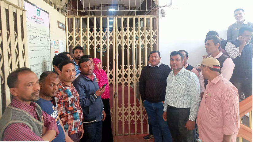 উপাচার্যের কার্যালয়ে তালা