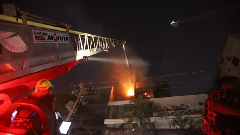 জীবন বাঁচাতে সাততলা থেকে লাফ বিসিবি পরিচালকের স্ত্রীর