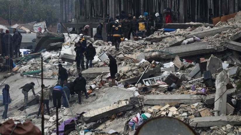 ভূমিকম্পের ফলে তুরষ্কে ধ্বংসস্তুপ