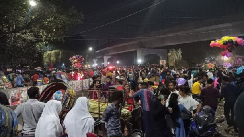 ২১ ফেব্রুয়ারি টিএসসিতে মানুষের ঢল