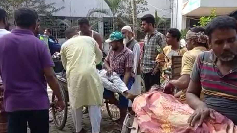 ট্রাকের ধাক্কায় প্রাণ গেল দুই বন্ধুর