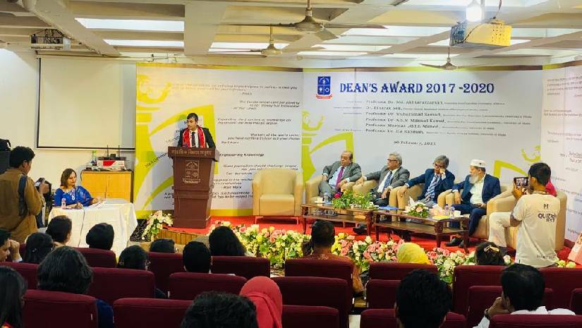 ঢাবির ডিনস অ্যাওয়ার্ড পেলেন মেধাবী ৩৬ শিক্ষার্থী