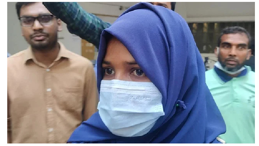 নির্যাতনের শিকার শিক্ষার্থী ফুলপরী খাতুন