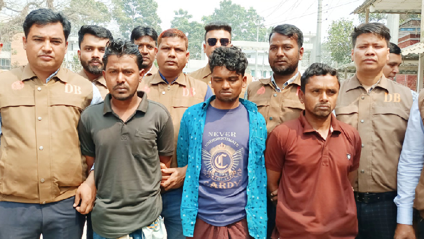 আটক অভিযুক্তরা