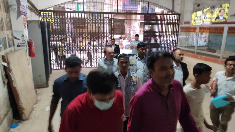 আদালতে ভবনের মালিকসহ তিনজন