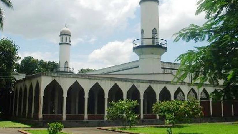 ঢাবির কেন্দ্রীয় মসজিদে হাফেজ নিয়োগ, যোগ্যতা আলিম পাস