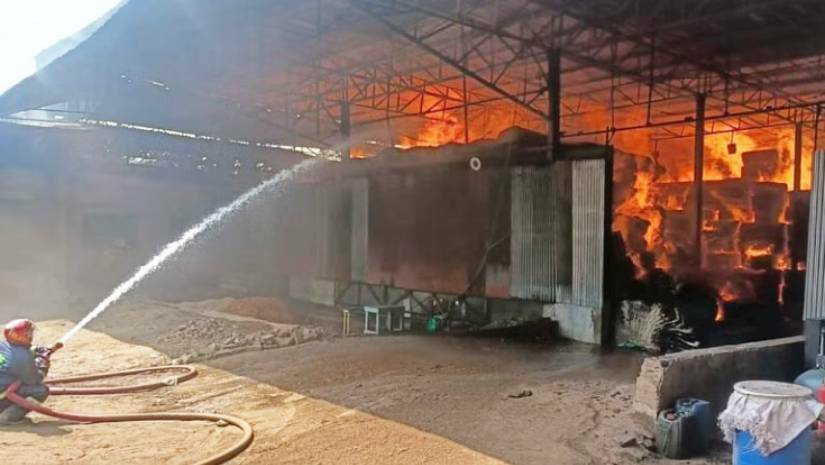 তুলার গুদামের আগুন