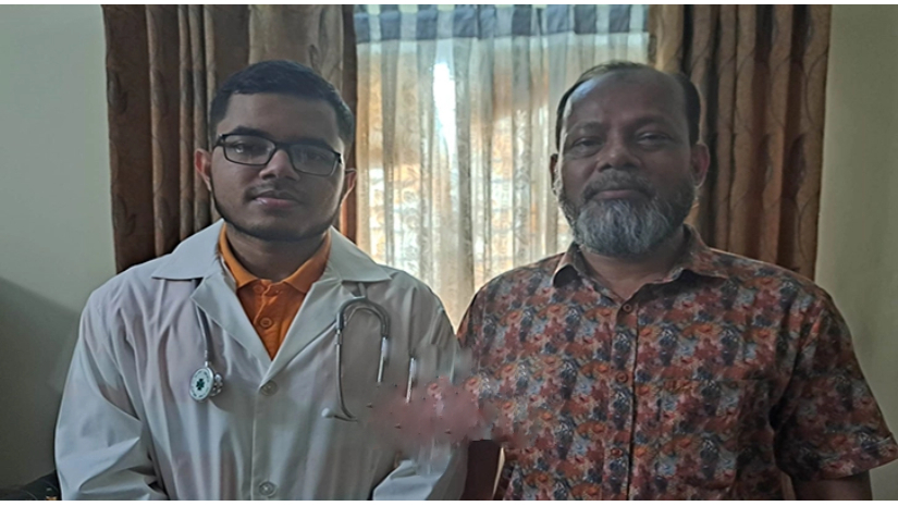 ছবিতে রাফসান জামান এবং তার বাবা