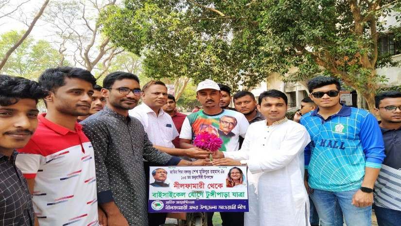 ইবির প্রধান ফটকে সুজাউদ্দৌলা সুজন